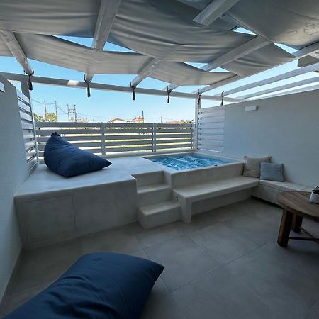 Calliopes By The Sea Boutique Suites Paralia Dionysiou Ngoại thất bức ảnh