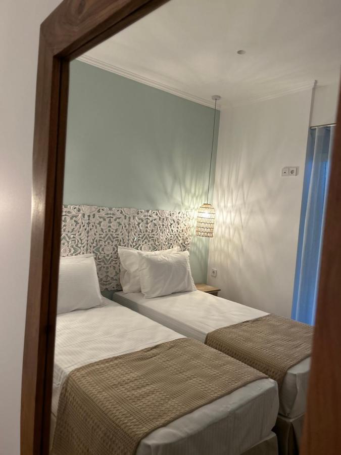 Calliopes By The Sea Boutique Suites Paralia Dionysiou Ngoại thất bức ảnh