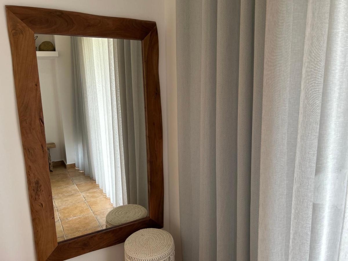 Calliopes By The Sea Boutique Suites Paralia Dionysiou Ngoại thất bức ảnh