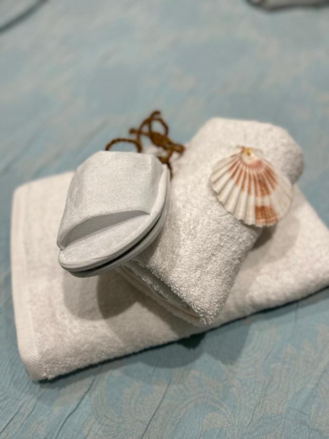 Calliopes By The Sea Boutique Suites Paralia Dionysiou Ngoại thất bức ảnh