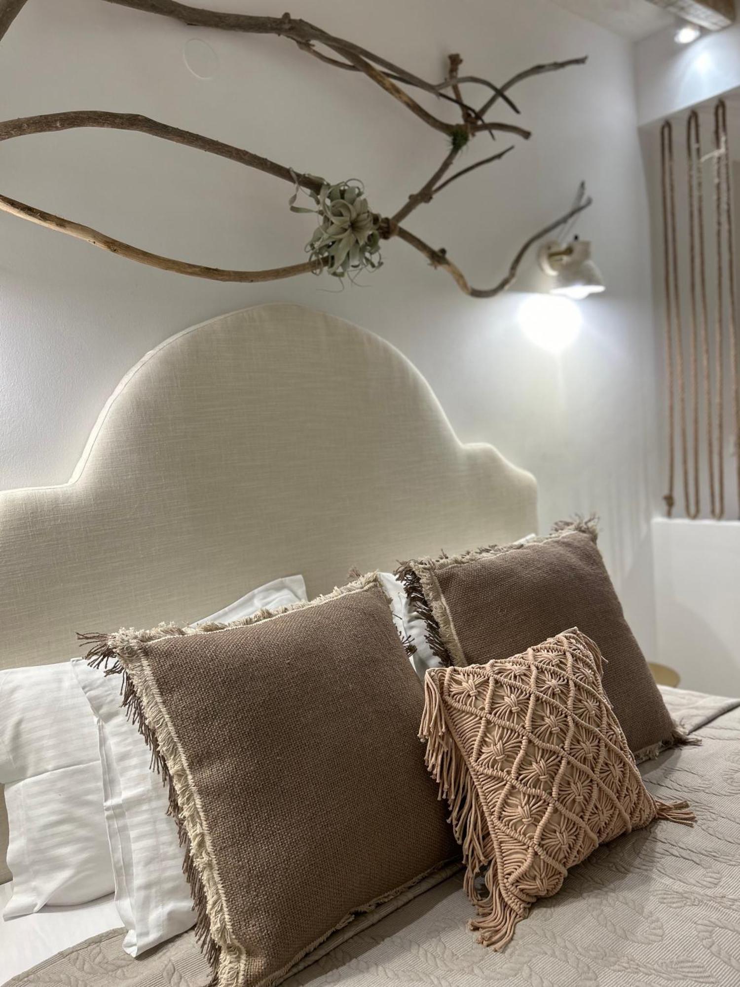 Calliopes By The Sea Boutique Suites Paralia Dionysiou Ngoại thất bức ảnh